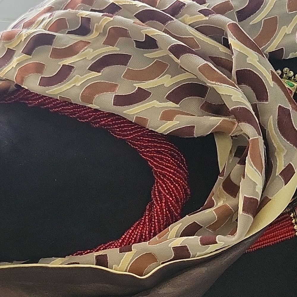 Gorgeous NWT John Lewis Silk Scarf - Picture 4 of 14